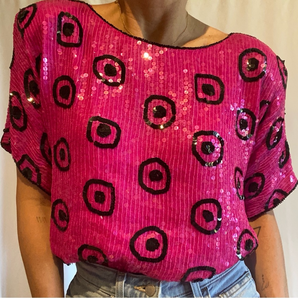 Vintage J.L.B 100% silk pink and black sequins short sleeve top size small
